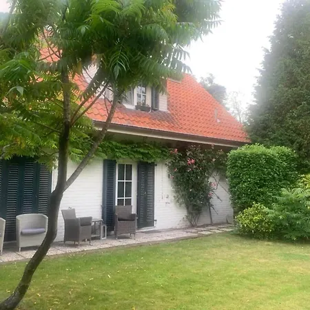 Сasa de vacaciones In Vlaanderen With Garden *